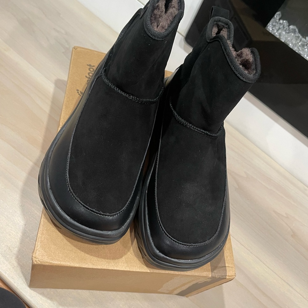 OrthoComfoot Women’s Orthopedic Wide Leather Winter Ankle Boots